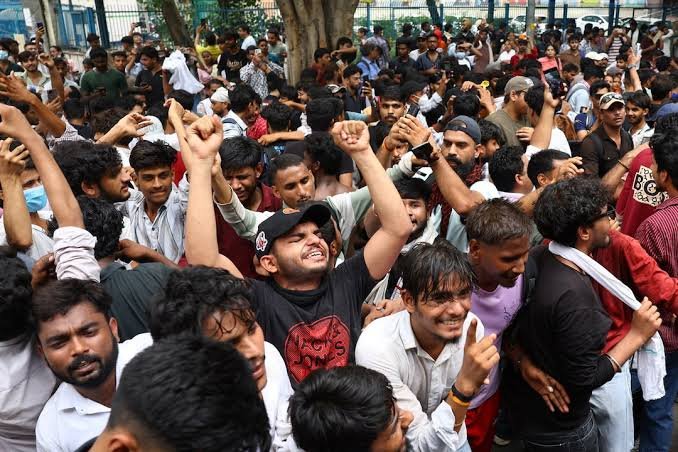 Students at Jantar Mantar celebrated after the resignation of Education Minister Dharmendra Pradhan following weeks of demonstrations.