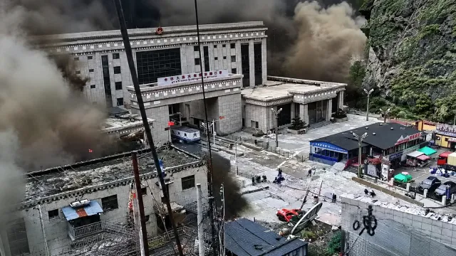 A sudden flash flood struck the Gyirong area, flooding parts of the town and damaging infrastructure near the Nepal-Tibet border.
